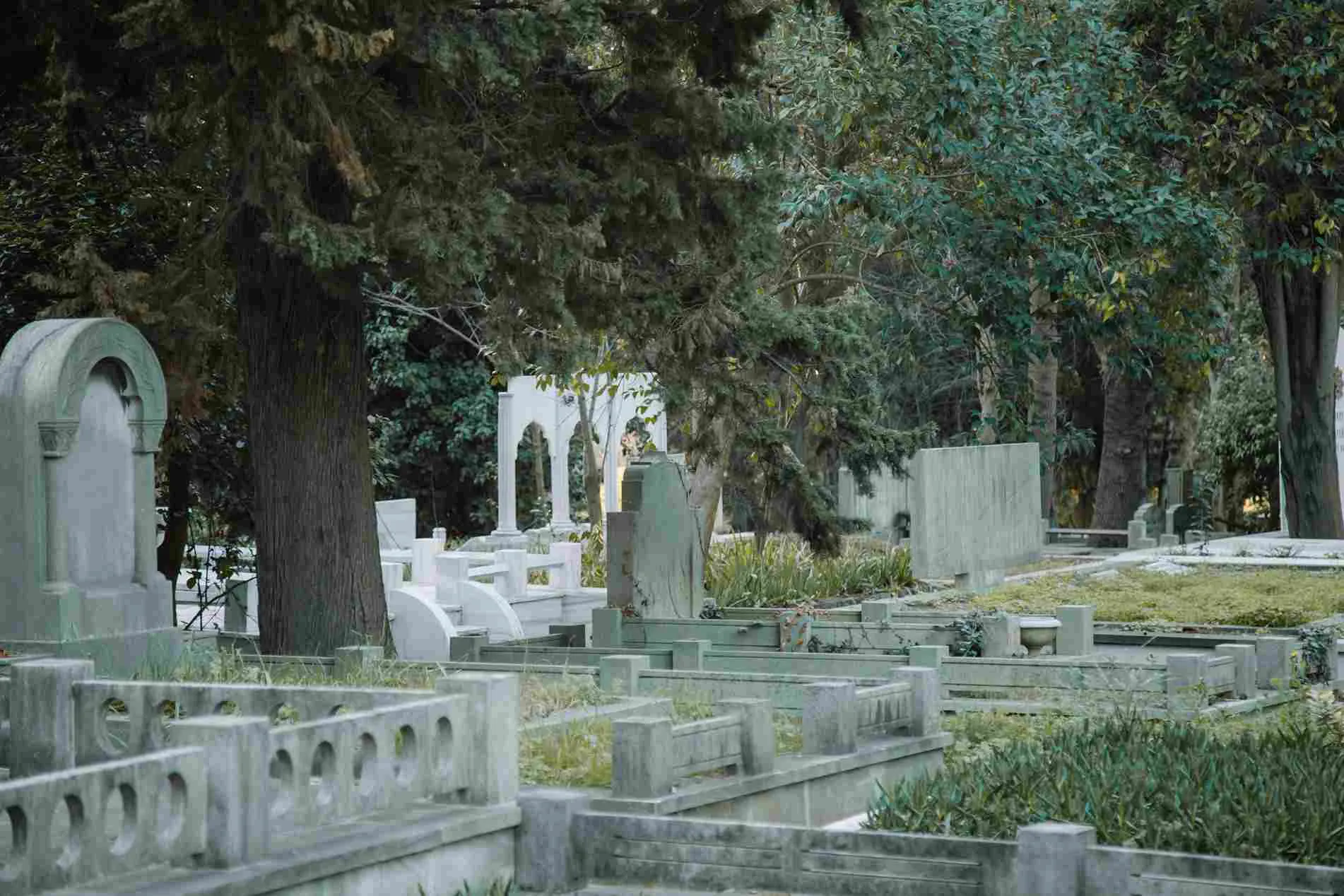 Tombstone vs Headstone: What's The Difference?